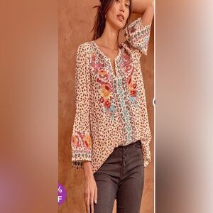 Savanna Jane floral LEOPARD EMBROIDERED TOP, CREAM / CAMEL women’s size large